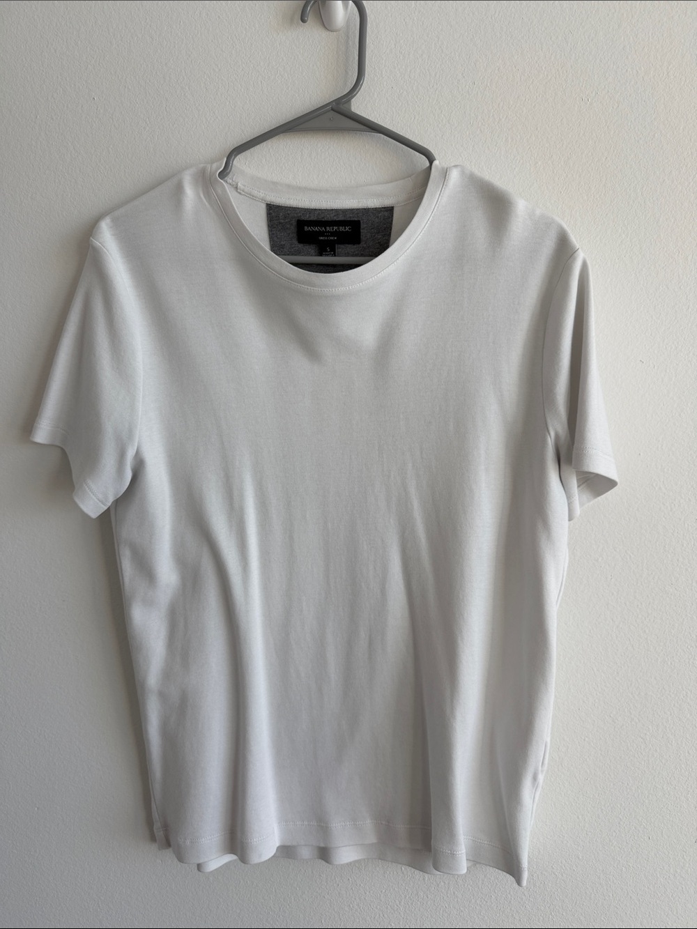 Banana Republic Men’s Classic White Short Sleeve Tee